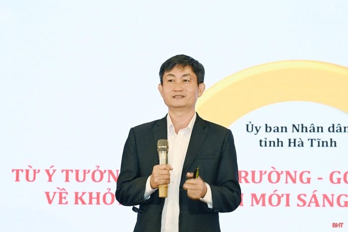 TS. Ngô Đắc Thuần trao đổi tại diễn đàn.