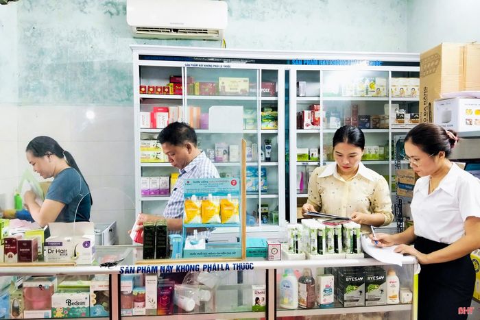 Siết chặt kiểm tra các cơ sở hoạt động hành nghề y, dược và mỹ phẩm góp phần đảm bảo sức khoẻ cho người dân khi sử dụng dịch vụ.