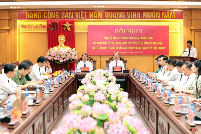 Toàn cảnh hội nghị.