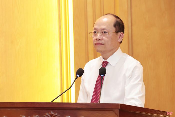 Đồng chí Nguyễn Hồng Lĩnh – Phó Bí thư Thường trực Tỉnh ủy, Chủ tịch HĐND tỉnh phát biểu chỉ đạo tại hội nghị.