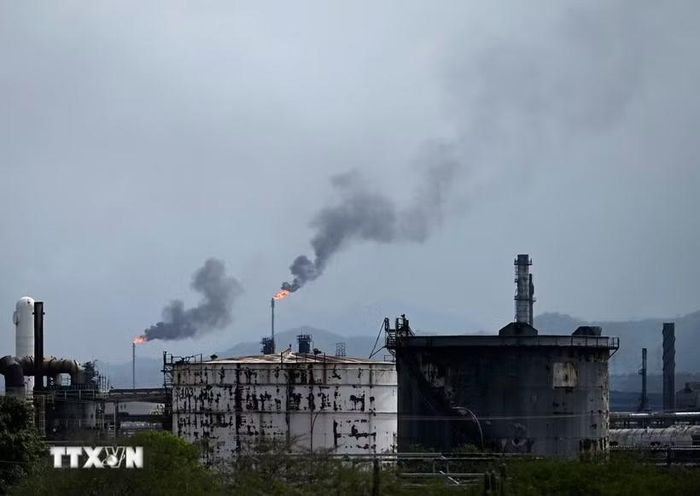 Toàn cảnh Khu liên hợp Công nghiệp Hóa dầu Jose Antonio Anzoategui tại bang Anzoategui, Venezuela. (Ảnh: THX/TTXVN phát)