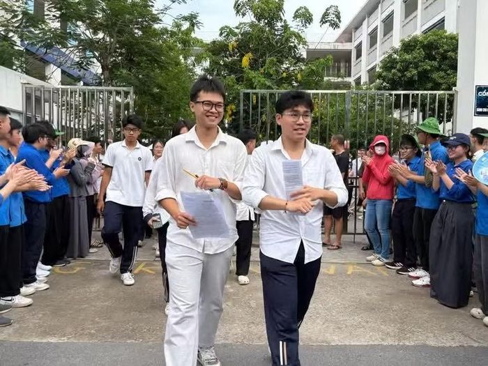 Thí sinh dự thi Tốt nghiệp Trung học phổ thông. (Ảnh: Vietnam+)
