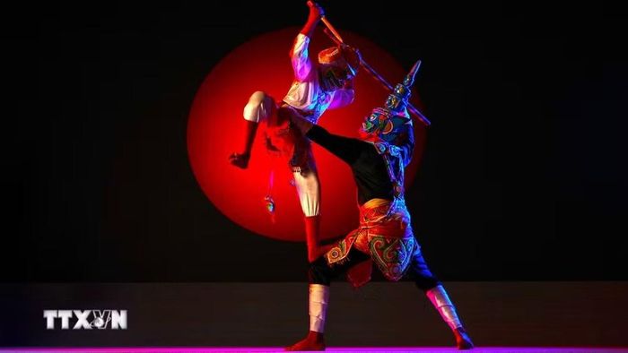 Biểu diễn múa Chằn truyền thống (hay múa Rô-băm Yeak Roăm) của người Khmer. (Ảnh: Minh Phú/TTXVN)