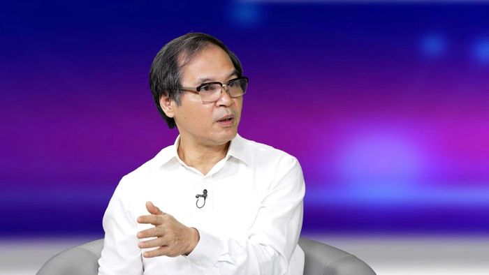 Ông Tô Hoài Nam, Phó Chủ tịch Thường trực kiêm Tổng Thư ký Hiệp hội Doanh nghiệp nhỏ và vừa Việt Nam chia sẻ tại toạ đàm. (Ảnh: CTV/Vietnam+)