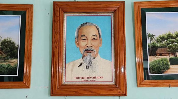 Tranh thêu chân dung Chủ tịch Hồ Chí Minh. (Ảnh: Minh Anh/Vietnam+)