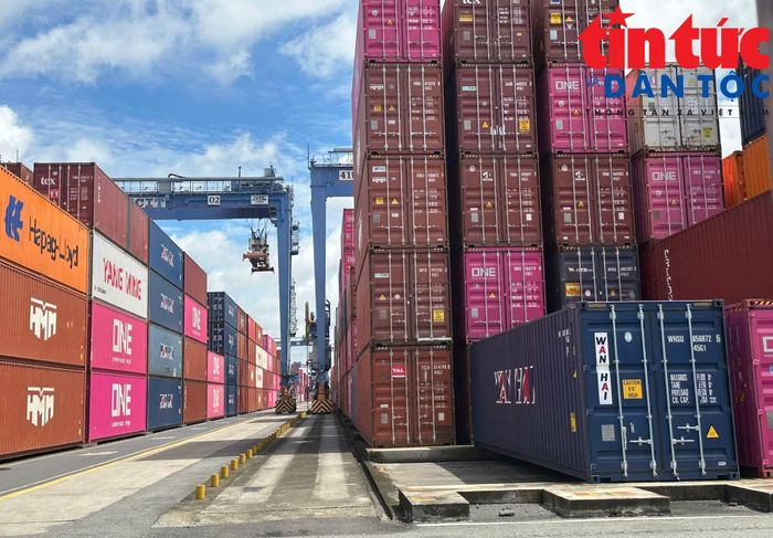 Nghị quyết 57-NQ/TW tạo động lực thúc đẩy chuyển đổi số, ứng dụng công nghệ trong quản lý và khai thác cảng biển.
