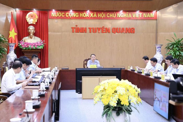 Quang cảnh cuộc họp.