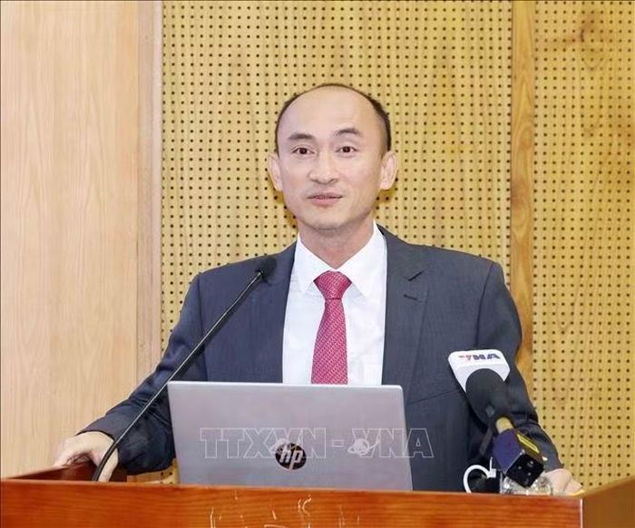Đồng chí Vũ Duy Thành, Phó Vụ trưởng Vụ Chính sách đối ngoại, Bộ Ngoại giao thông tin Chuyên đề tại hội nghị. Ảnh: Phương Hoa/TTXVN
