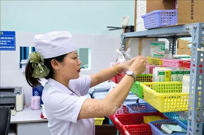Chuyển đổi số được triển khai song song với công tác khám chữa bệnh, bảo đảm thuốc, vật tư và trang thiết bị phục vụ người dân.