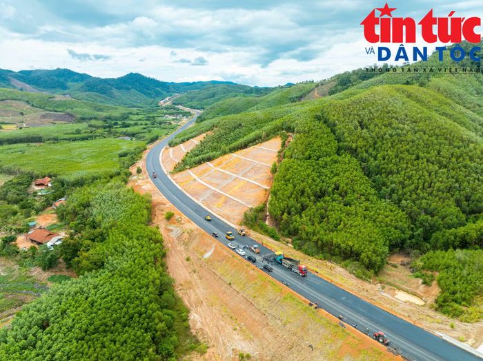 Hệ thống giao thông thông minh, giám sát và trung tâm điều hành hầm được triển khai đồng bộ với phần xây dựng.