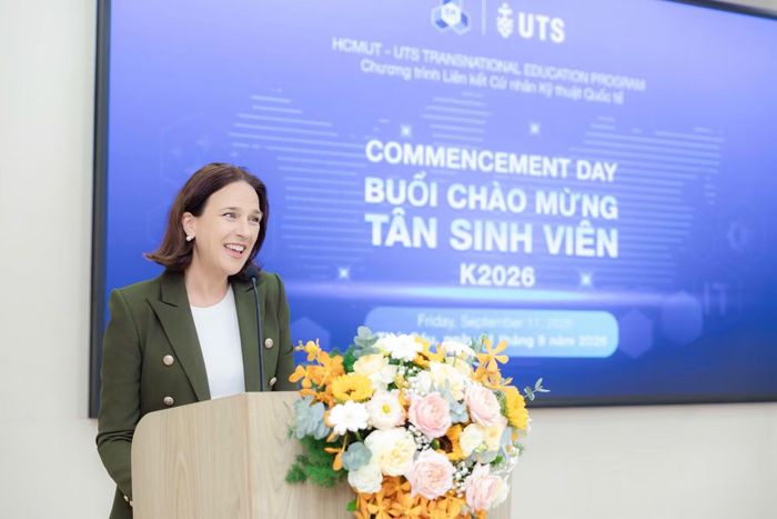 Tổng Lãnh sự Australia tại TP Hồ Chí Minh Kate Wallace chia sẻ nhiều trải nghiệm lựa chọn ngành nghề học tập của bản thân.