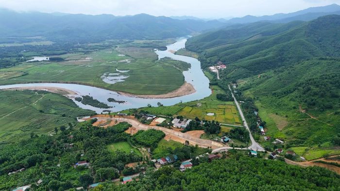 Bản Rào Tre nằm nép mình dưới chân núi Ka Đay thuộc dãy Trường Sơn.
