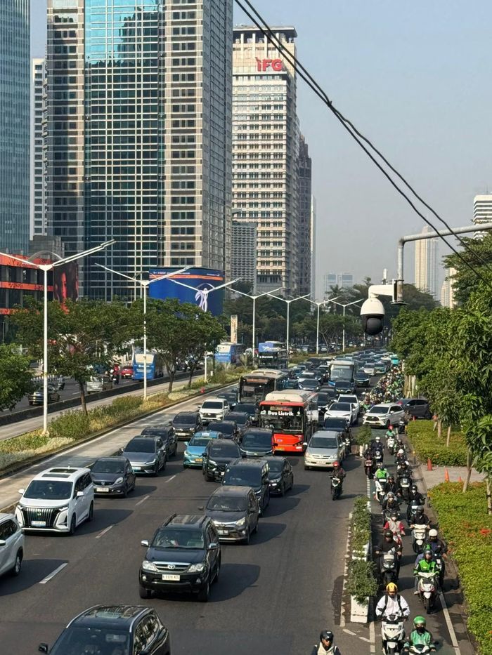 Xe công nghệ trong dòng giao thông đông đúc tại Jakarta. Ảnh: Đỗ Quyên