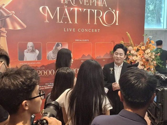 Live concert Bay về phía Mặt Trời nhận được sự quan tâm đông đảo của truyền thông. Ảnh: LS