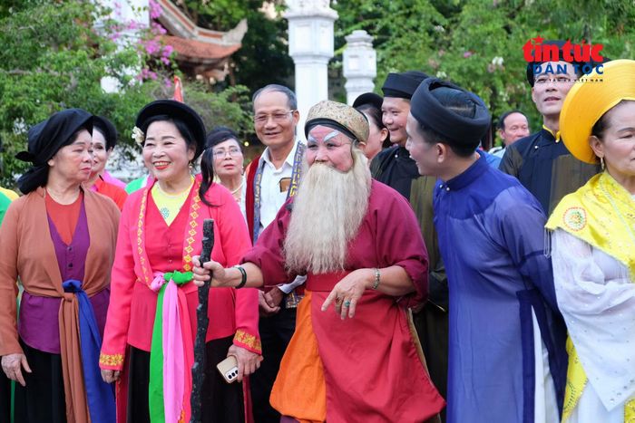 Một không gian văn hóa mở đã được tạo ra, nơi di sản không chỉ được trưng bày mà còn được thực hành, đối thoại và sáng tạo cùng cộng đồng.