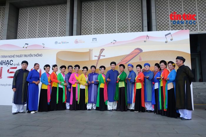 Chương tình tạo nên không gian giao lưu sôi động, đa sắc màu.