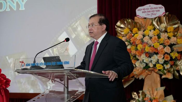 Thứ trưởng Bộ Văn hóa, Thể thao và Du lịch Tạ Quang Đông phát biểu tại lễ khai mạc Liên hoan phim.