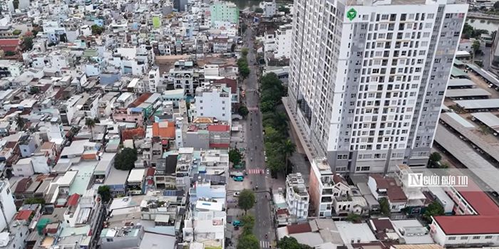 Do nhiều vướng mắc về vốn, dự án này "đắp chiếu" hơn 7 năm (kể từ năm 2016). Đến năm 2023, do thay đổi quy mô nên dự án cầu đường Nguyễn Khoái được HĐND Tp.HCM điều chỉnh chủ trương đầu tư, tổng vốn tăng lên hơn 3.700 tỷ đồng.
