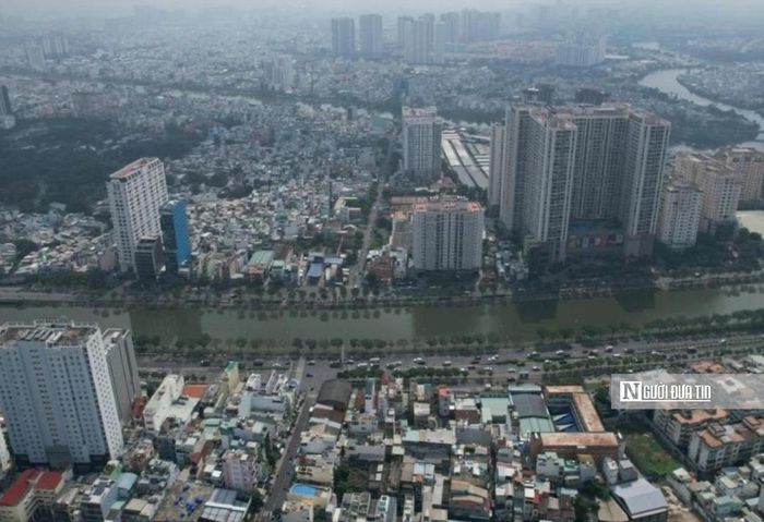Công tác bồi thường, giải phóng mặt bằng cho dự án được chú trọng, nhưng đến nay, đây cũng chính là vướng mắc lớn nhất khiến dự án chưa thể triển khai đồng bộ.