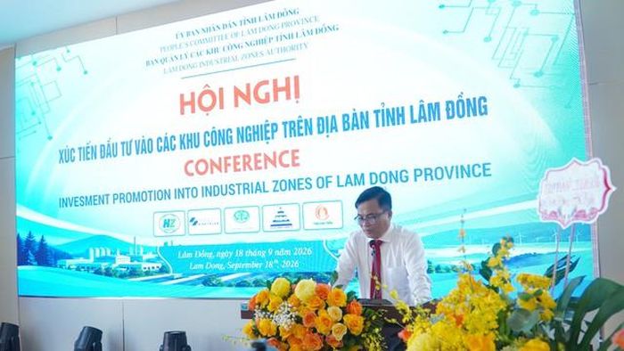 Ông Phan Dương Cường, Giám đốc Ban Quản lý các Khu công nghiệp tỉnh Lâm Đồng phát biểu tại hội nghị.