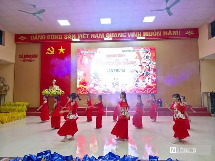 Các tiết mục văn nghệ đặc sắc trong chương trình