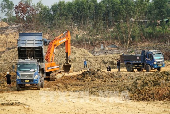Nghệ An yêu cầu đẩy nhanh thủ tục, giải phóng mặt bằng và thi công 41 khu tái định cư phục vụ đường sắt tốc độ cao Bắc - Nam. Ảnh minh họa: TTXVN