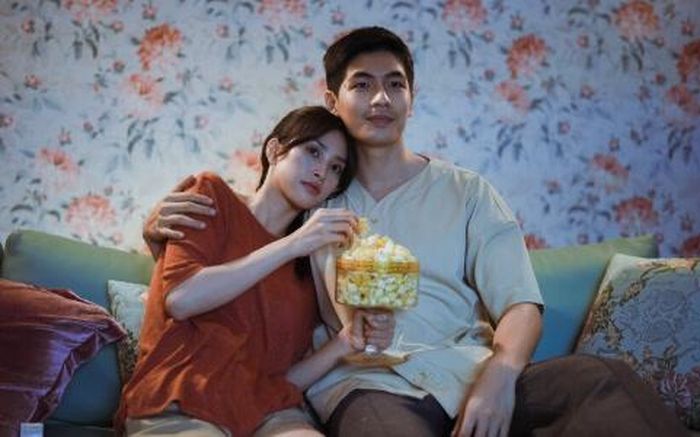 Bộ tứ báo thủ đánh dấu bước tiến mới của Tiểu Vy với vai nữ chính.