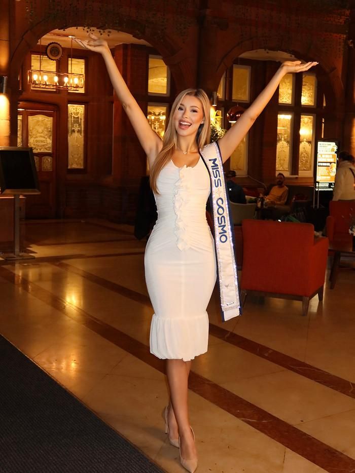 Yolina Lindquist trong chuyến đi đến Vương quốc Anh.