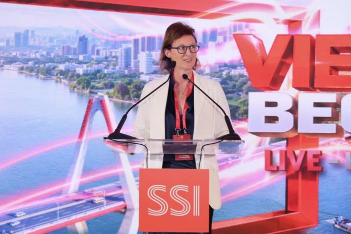 Bà Fiona Bassett, Tổng Giám đốc FTSE Russell phát biểu tại sự kiện