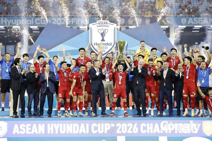 Hoàng Đức, Quang Hải, Hai Long, Xuân Mạnh, Đình Bắc... vẫn là những nhân tố được chọn mặt gửi vàng ở ĐT Việt Nam. Ảnh: VFF.