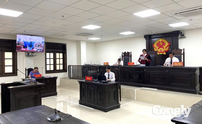 HĐXX tại phiên tòa xét xử các bị cáo Mai Bảo Trường, Lưu Thế Quân và Sơn Duy Nam