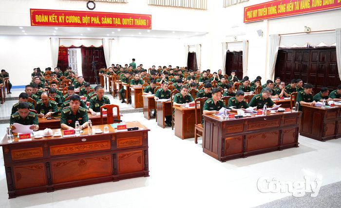 Đại biểu dự tập huấn các nội dung về công tác huấn luyện, điều lệnh, xây dựng chính quy năm 2026