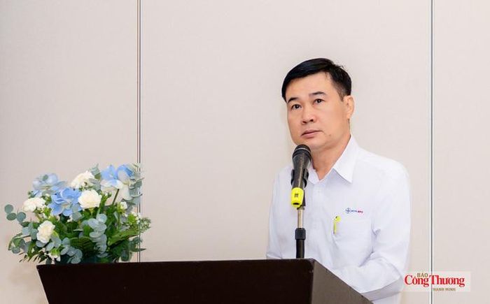 Đại biểu chia sẻ kinh nghiệm, đóng góp ý kiến tại hội nghị.