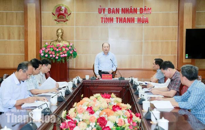 Phó Chủ tịch UBND tỉnh Cao Văn Cường chủ trì hội nghị.