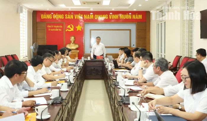 Quang cảnh buổi làm việc.