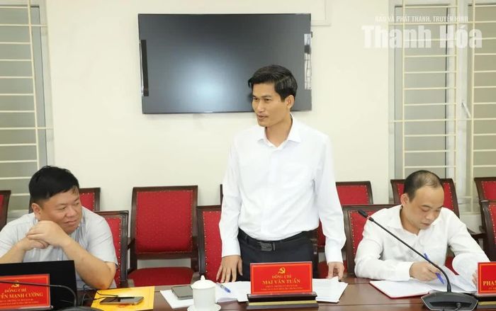 Thành viên đoàn công tác phát biểu tại buổi làm việc.