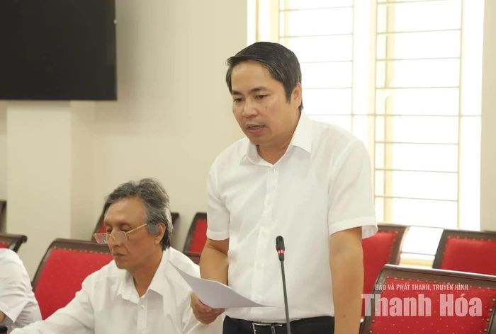 Phó Chủ nhiệm Thường trực Ủy ban Kiểm tra Tỉnh ủy Phạm Tiến Dũng báo cáo kết quả công tác tại buổi làm việc.