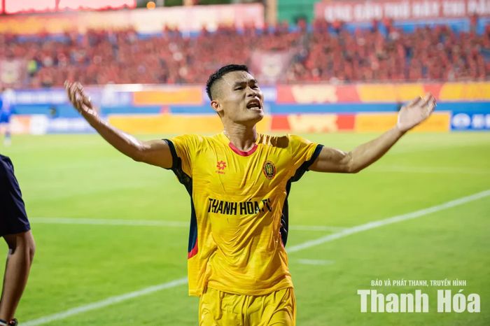 Văn Tùng đã đóng góp 1 bàn thắng và 1 kiến tạo sau 2 trận đầu tiên.