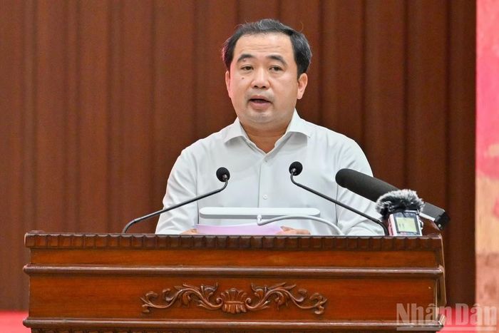 Bí thư Thành ủy Hà Nội Trần Đức Thắng phát biểu tại hội nghị. Ảnh: Nhân Dân