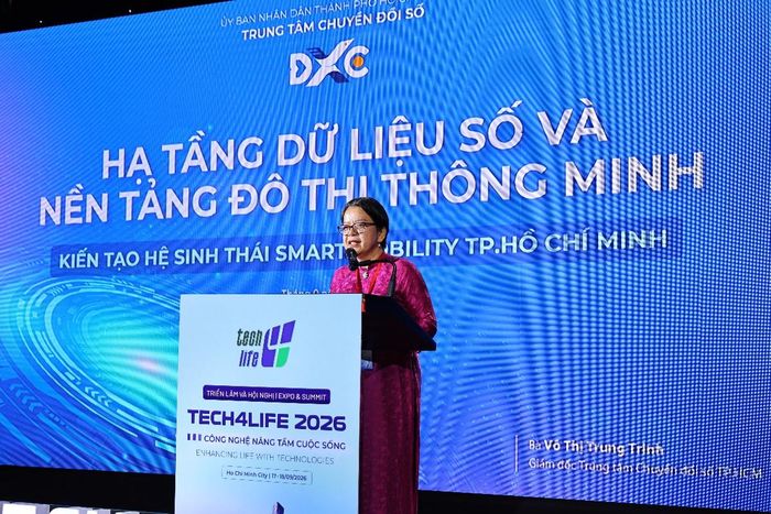 Bà Võ Thị Trung Trinh, Giám đốc Trung tâm Chuyển đổi số TP. Hồ Chí Minh, chia sẻ tại Hội nghị Tech4Life 2026, sáng 17/9 - Ảnh: Phạm Vinh.