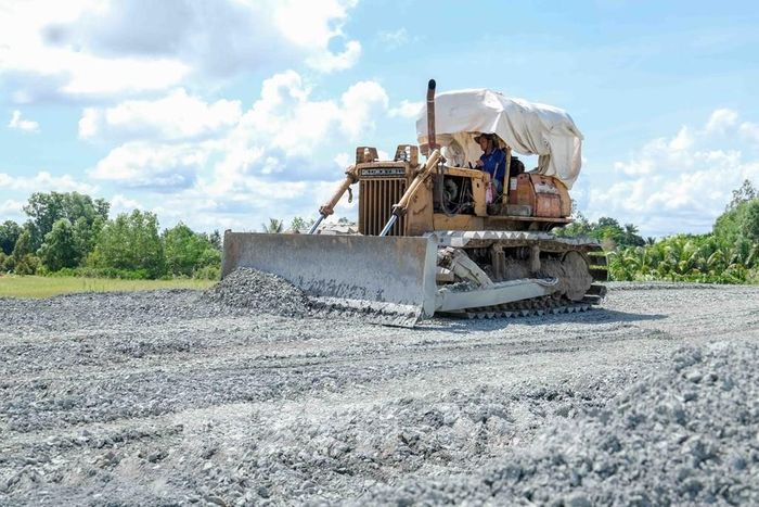 Hàng triệu m3 cát, đá vẫn chưa xác định được nguồn cung, trog khi nhiều dự án cao tốc tại ĐBSCL đang bước vào giai đoạn cần tăng tốc để hoàn thành theo kế hoạch. Ảnh: Thanh Liêm-TTXVN