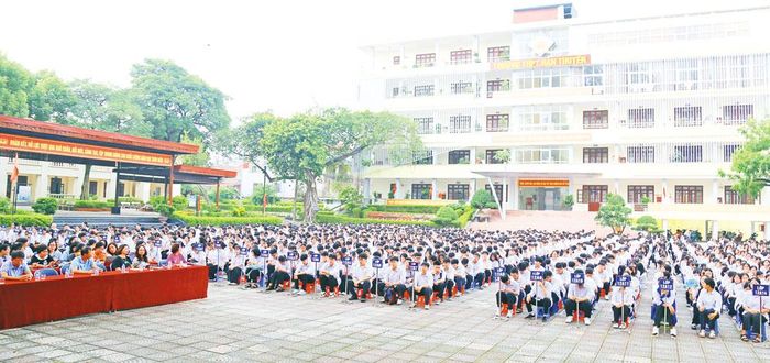  Trường Trung học phổ thông Hàn Thuyên được đầu tư đồng bộ, hiện đại. 