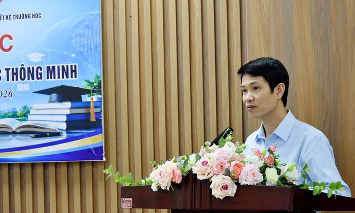  Đồng chí Nguyễn Hồng Sơn, Phó Chủ tịch Liên hiệp các hội Khoa học và Kỹ thuật tỉnh phát biểu khai mạc hội thảo. 
