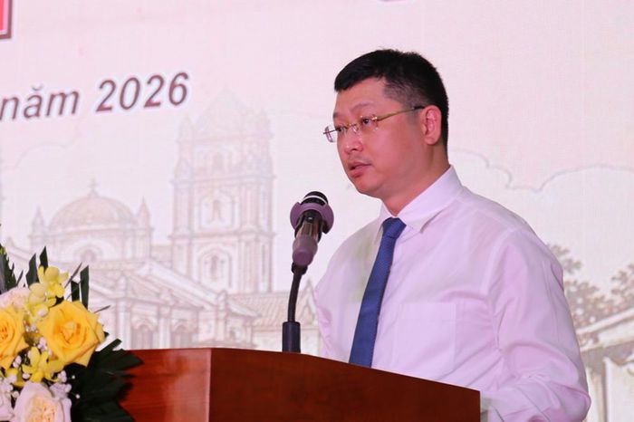 Phó Bí thư Tỉnh ủy Trần Huy Phương phát biểu tại lễ khai mạc Triển lãm.