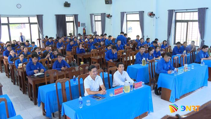 Cán bộ Đoàn, Hội, Đội tham gia lớp tập huấn. Ảnh: VIẾT TRỌNG