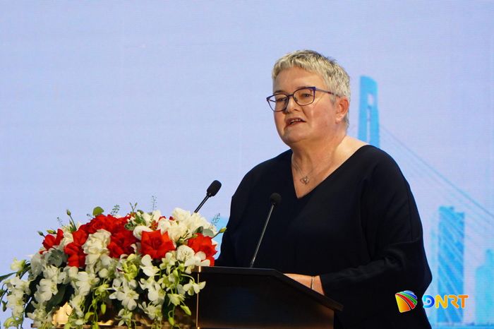 Bà Helen Brand OBE, Tổng Giám đốc ACCA phát biểu tại diễn đàn. Ảnh: VINH ANH