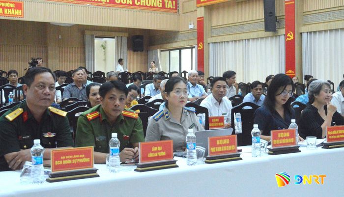 Đại diện ban, ngành liên quan và tổ trưởng các tổ hòa giải tham dự hội nghị. Ảnh: KHÁNH LINH