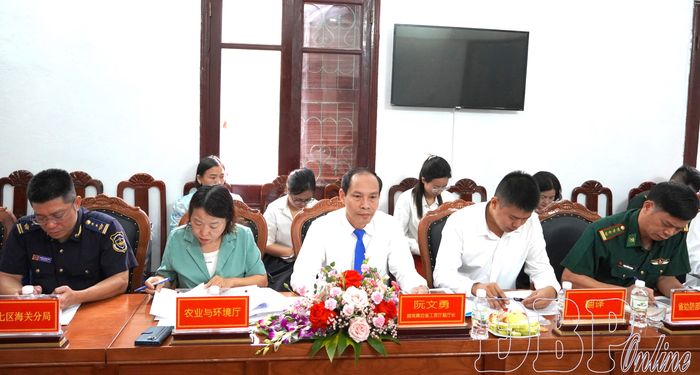 Đại biểu tỉnh Điện Biên làm việc với Đoàn đại biểu huyện Giang Thành.