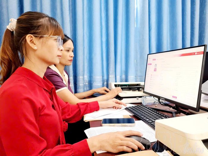 Sau các quy trình rà soát, đối chiếu... dữ liệu được cập nhật kịp thời lên hệ thống để đảm bảo tiến độ.