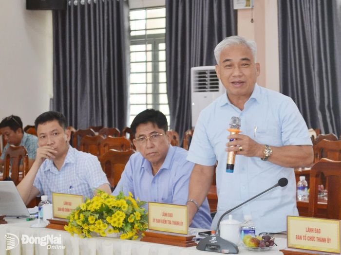 Phó Chủ nhiệm Ủy ban Kiểm tra Thành ủy Lê Ngọc Minh phát biểu tại hội nghị. Ảnh: Phương Hằng